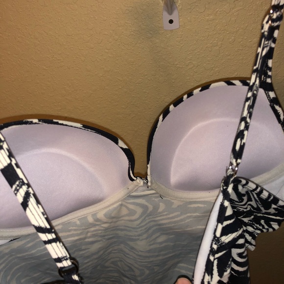 Assets swim top - Picture 4 of 4